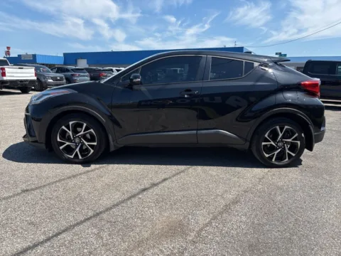 More photos of 2022 Toyota C-HR XLE at Pure Country Automotive, KY