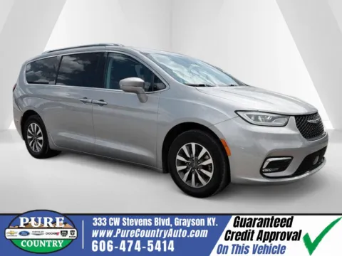 Silver 2021 Chrysler Pacifica Touring L for sale in Grayson, KY