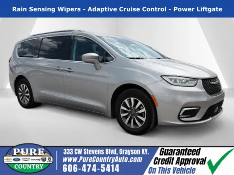 Silver 2021 Chrysler Pacifica Touring L for sale in Grayson, KY