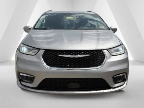 Photos of 2021 Chrysler Pacifica Touring L for sale in Grayson, KY at Pure Country Automotive