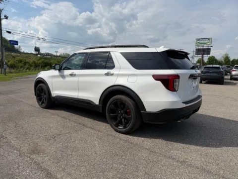 More photos of 2022 Ford Explorer ST at Pure Country Automotive, KY