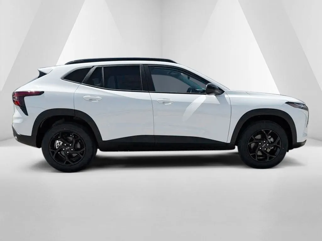 2026 Chevrolet Trax LT - Photo 8