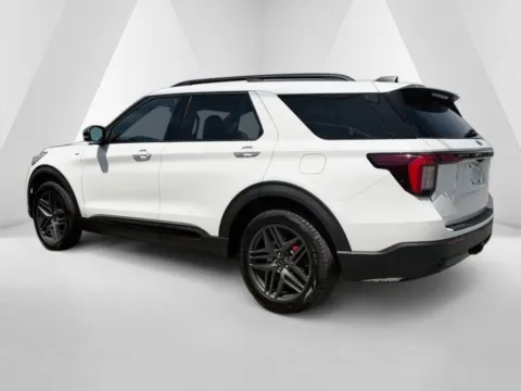 More photos of 2026 Ford Explorer ST-Line at Pure Country Automotive, KY