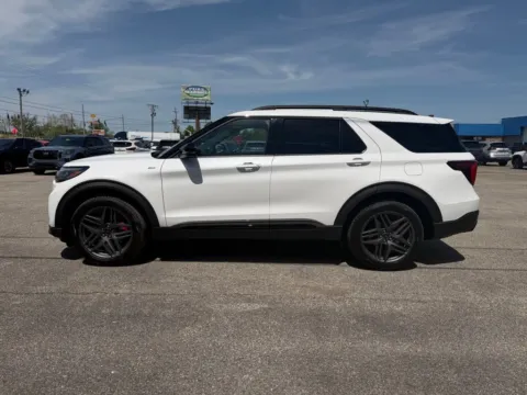 More photos of 2026 Ford Explorer ST-Line at Pure Country Automotive, KY