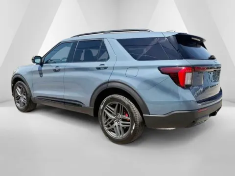 More photos of 2026 Ford Explorer ST-Line at Pure Country Automotive, KY