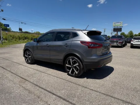More photos of 2021 Nissan Rogue Sport SL at Pure Country Automotive, KY