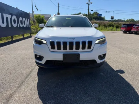 Photos of 2019 Jeep Cherokee Latitude Plus for sale in Grayson, KY at Pure Country Automotive