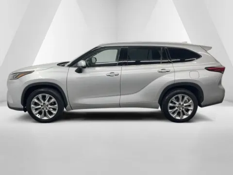More photos of 2023 Toyota Highlander Hybrid Limited at Pure Country Automotive, KY