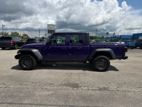 More photos of 2026 Jeep Gladiator Sport at Pure Country Automotive, KY