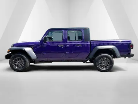 More photos of 2026 Jeep Gladiator Sport at Pure Country Automotive, KY