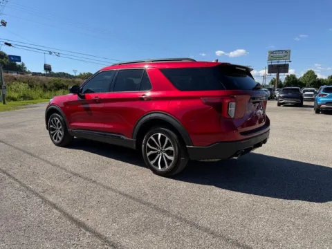 More photos of 2023 Ford Explorer ST-Line at Pure Country Automotive, KY