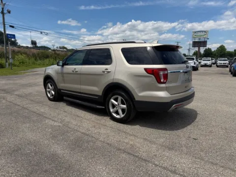 More photos of 2017 Ford Explorer XLT at Pure Country Automotive, KY