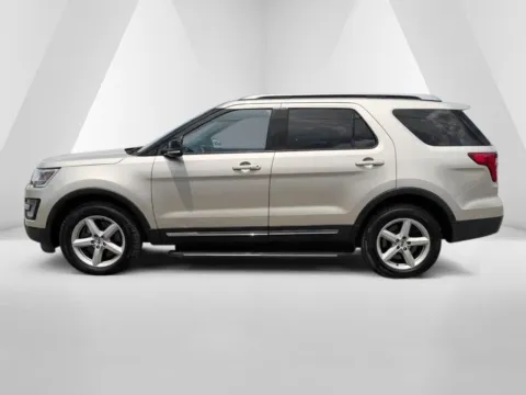 More photos of 2017 Ford Explorer XLT at Pure Country Automotive, KY
