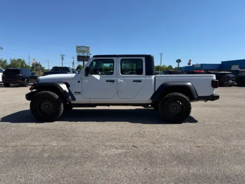 More photos of 2026 Jeep Gladiator Sport at Pure Country Automotive, KY