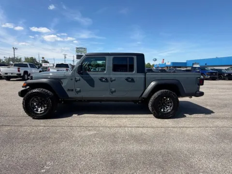 More photos of 2026 Jeep Gladiator Sport S at Pure Country Automotive, KY