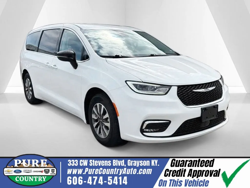 White 2024 Chrysler Pacifica Hybrid Select for sale in Grayson, KY