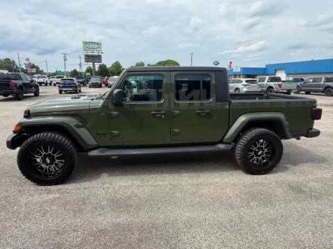 More photos of 2023 Jeep Gladiator Sport S at Pure Country Automotive, KY