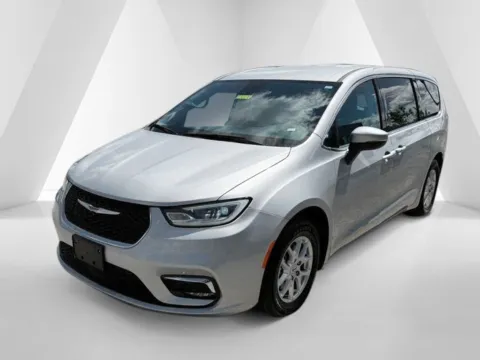 Another view of 2023 Chrysler Pacifica Touring L for sale in Grayson, KY at Pure Country Automotive