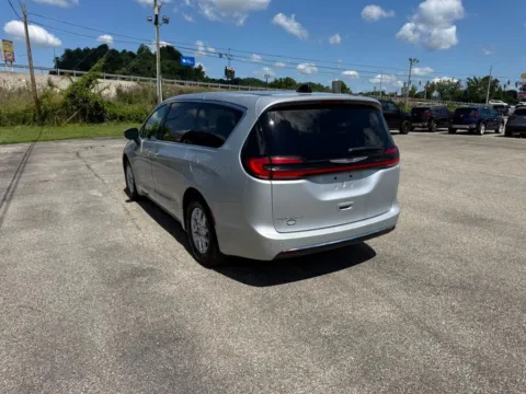 More photos of 2023 Chrysler Pacifica Touring L at Pure Country Automotive, KY