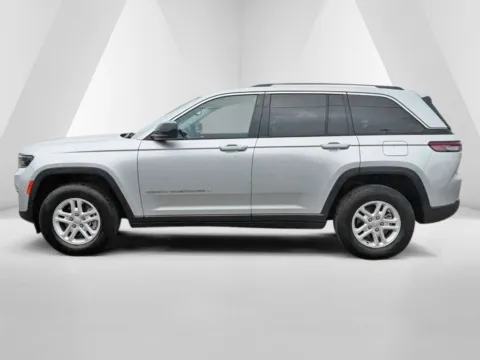 More photos of 2022 Jeep Grand Cherokee Laredo at Pure Country Automotive, KY