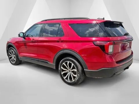 More photos of 2025 Ford Explorer ST-Line at Pure Country Automotive, KY