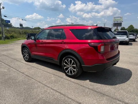 More photos of 2025 Ford Explorer ST-Line at Pure Country Automotive, KY