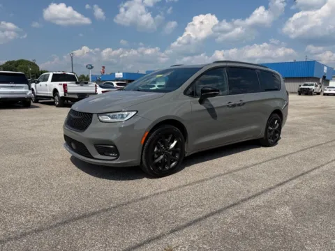 Another view of 2023 Chrysler Pacifica Limited for sale in Grayson, KY at Pure Country Automotive