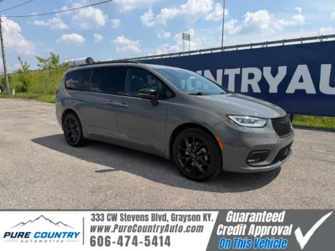 Gray 2023 Chrysler Pacifica Limited for sale in Grayson, KY