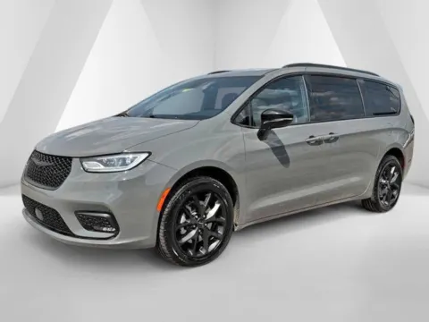 Another view of 2023 Chrysler Pacifica Limited for sale in Grayson, KY at Pure Country Automotive