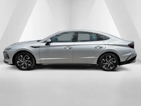 More photos of 2025 Hyundai Sonata SEL at Pure Country Automotive, KY