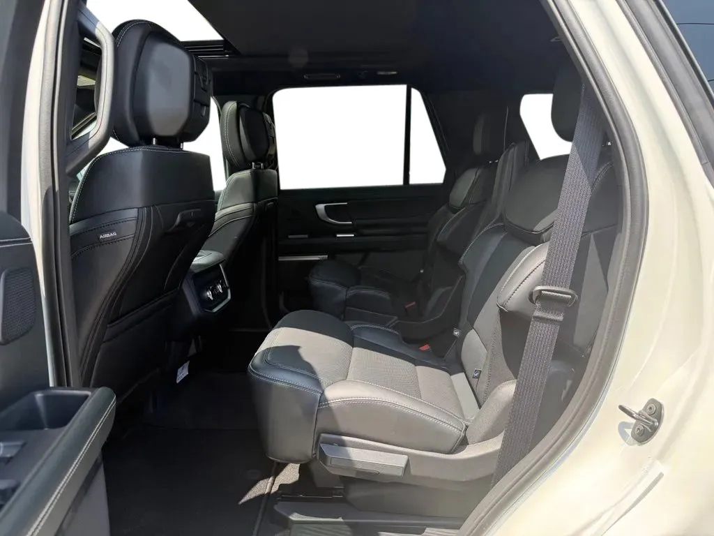 2027 Ford Expedition Platinum - Photo 29