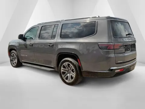 More photos of 2023 Jeep Wagoneer L Series II at Pure Country Automotive, KY