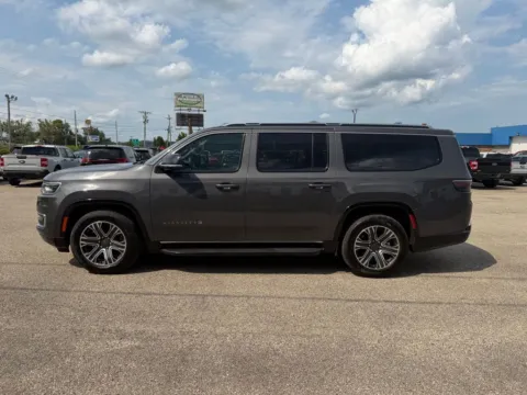 More photos of 2023 Jeep Wagoneer L Series II at Pure Country Automotive, KY