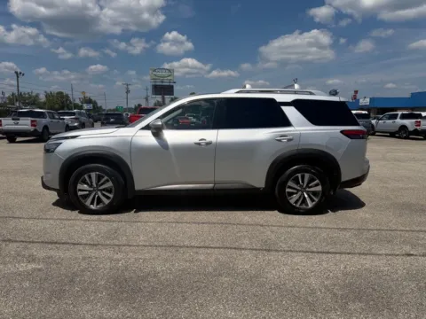 More photos of 2025 Nissan Pathfinder SL at Pure Country Automotive, KY