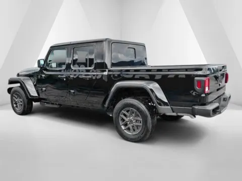 More photos of 2026 Jeep Gladiator Sport S at Pure Country Automotive, KY