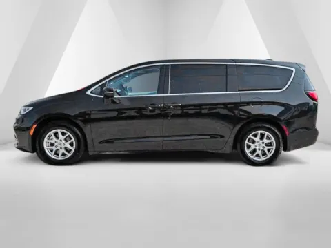 More photos of 2023 Chrysler Pacifica Touring L at Pure Country Automotive, KY