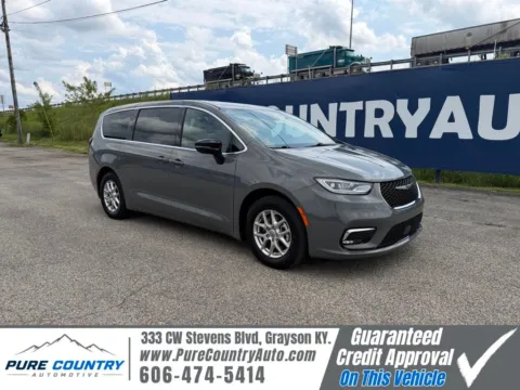 Gray 2025 Chrysler Pacifica Select for sale in Grayson, KY