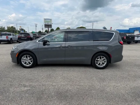 More photos of 2025 Chrysler Pacifica Select at Pure Country Automotive, KY