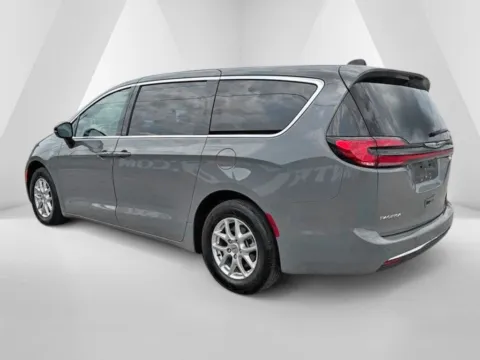More photos of 2025 Chrysler Pacifica Select at Pure Country Automotive, KY