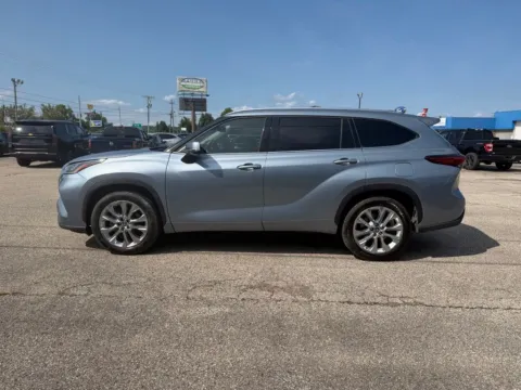 More photos of 2021 Toyota Highlander Limited at Pure Country Automotive, KY