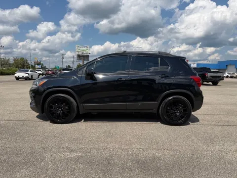 More photos of 2022 Chevrolet Trax LT at Pure Country Automotive, KY