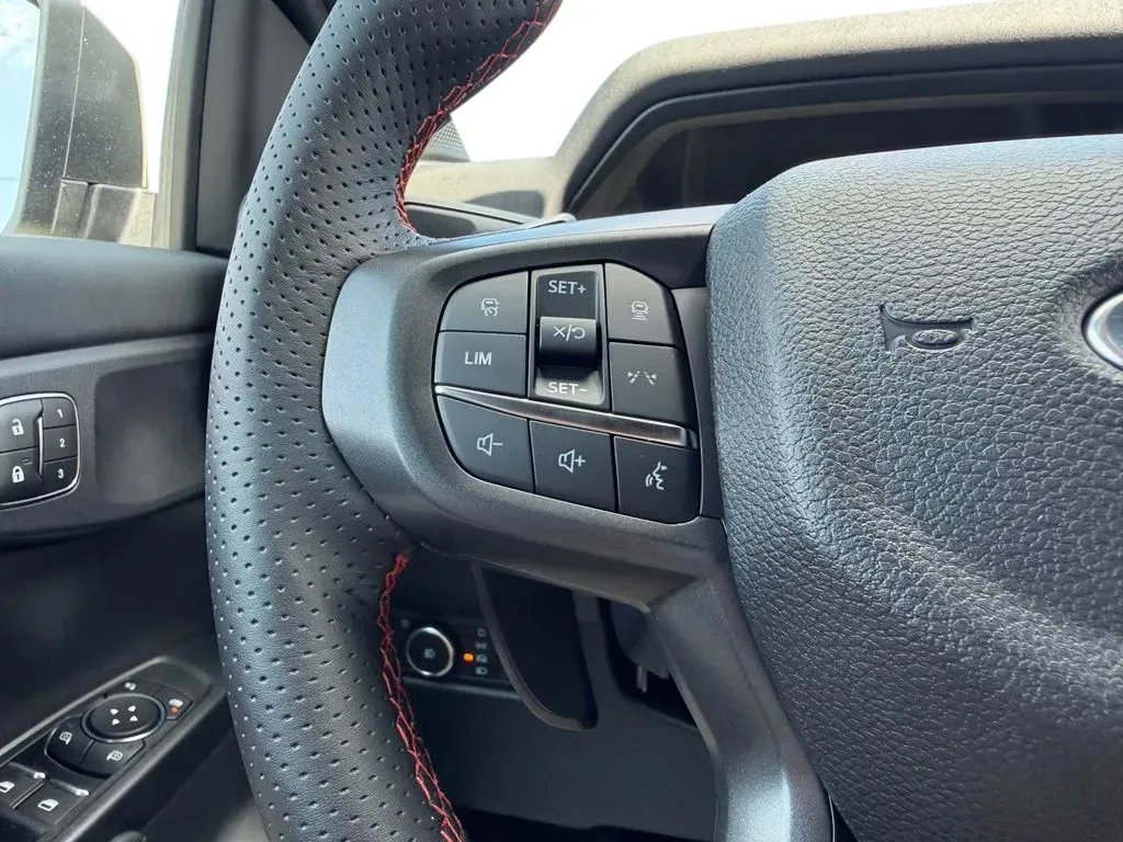 2026 Ford Ranger Raptor - Photo 16