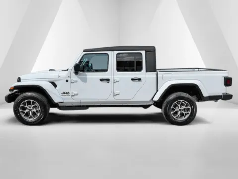More photos of 2026 Jeep Gladiator Sport S at Pure Country Automotive, KY