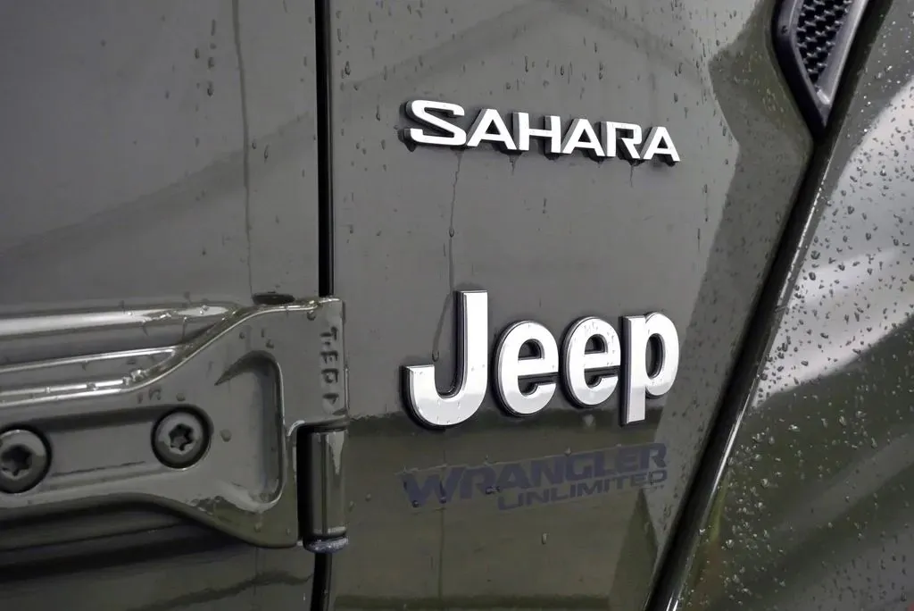 2022 Jeep Wrangler Unlimited Sahara - Photo 10