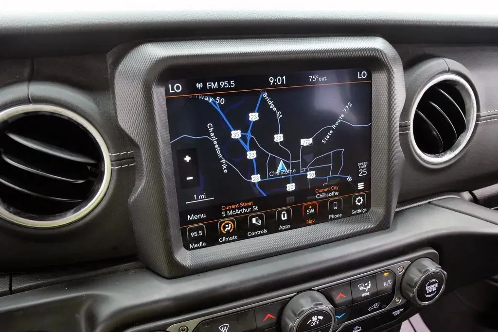 2022 Jeep Wrangler Unlimited Sahara - Photo 29