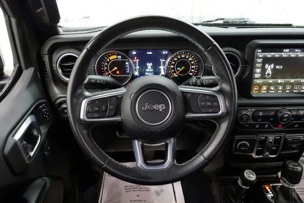 2022 Jeep Wrangler Unlimited Sahara - Photo 22