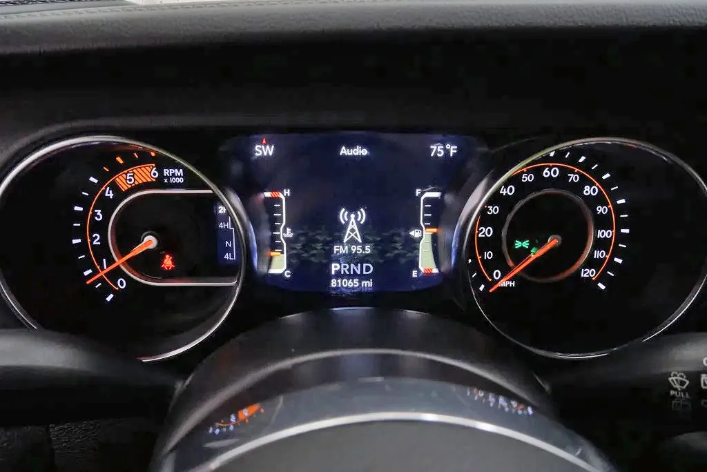 2022 Jeep Wrangler Unlimited Sahara - Photo 23