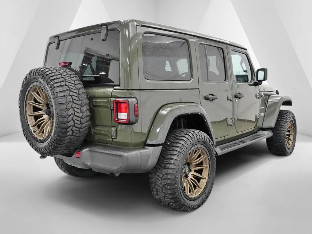 2022 Jeep Wrangler Unlimited Sahara - Photo 8