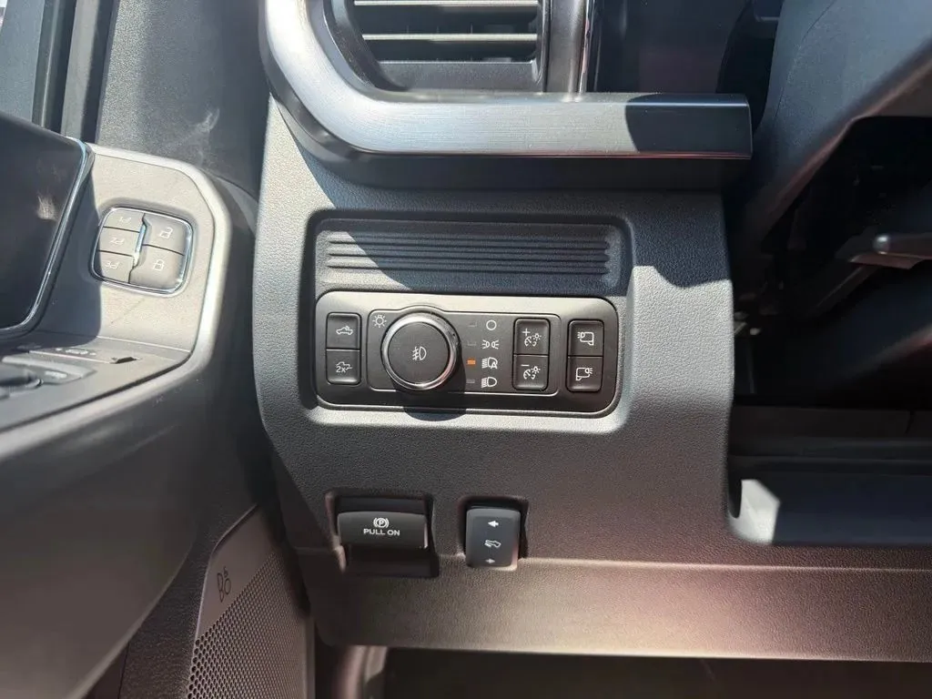 2027 Ford F-250 Super Duty Lariat - Photo 14