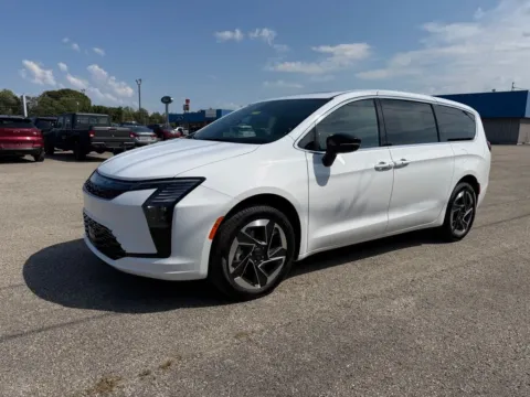 Another view of 2027 Chrysler Pacifica Limited for sale in Grayson, KY at Pure Country Automotive